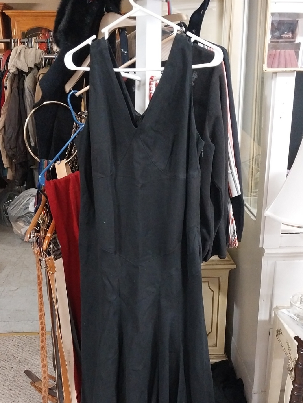 Nina Leonard Elegant Black V-Neck Women's Dress